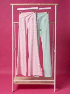 Nylon Rib V-Waist Flared Leggings | S - 3XL