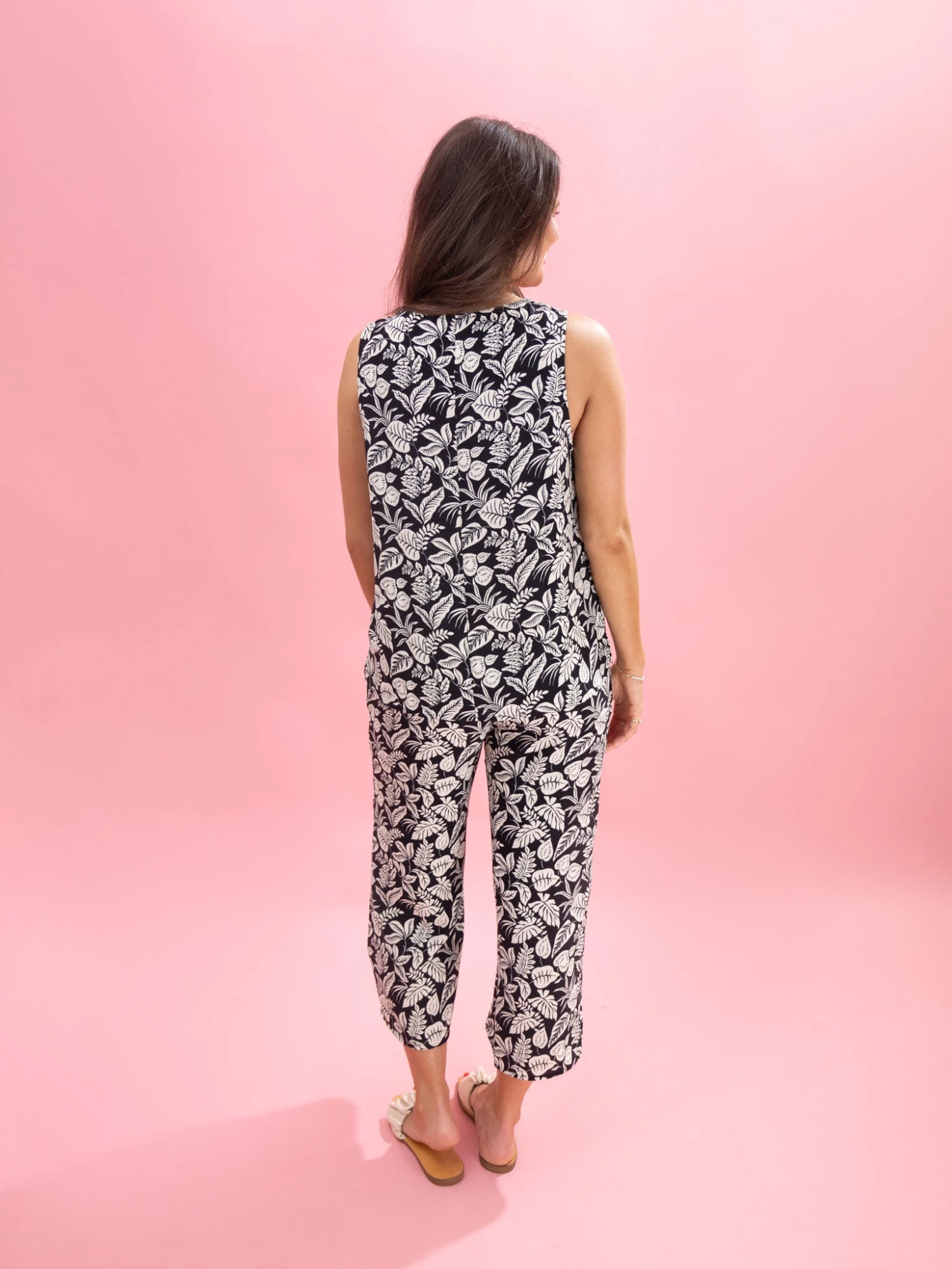 Leaf Linen Crop Pants With Pockets By DD Design | S - 3XL Pair W/ Sku62199 8 Leaf Linen Crop Pants With Pockets By DD Design | S - 3XL Pair W/ Sku62199 - Image 8