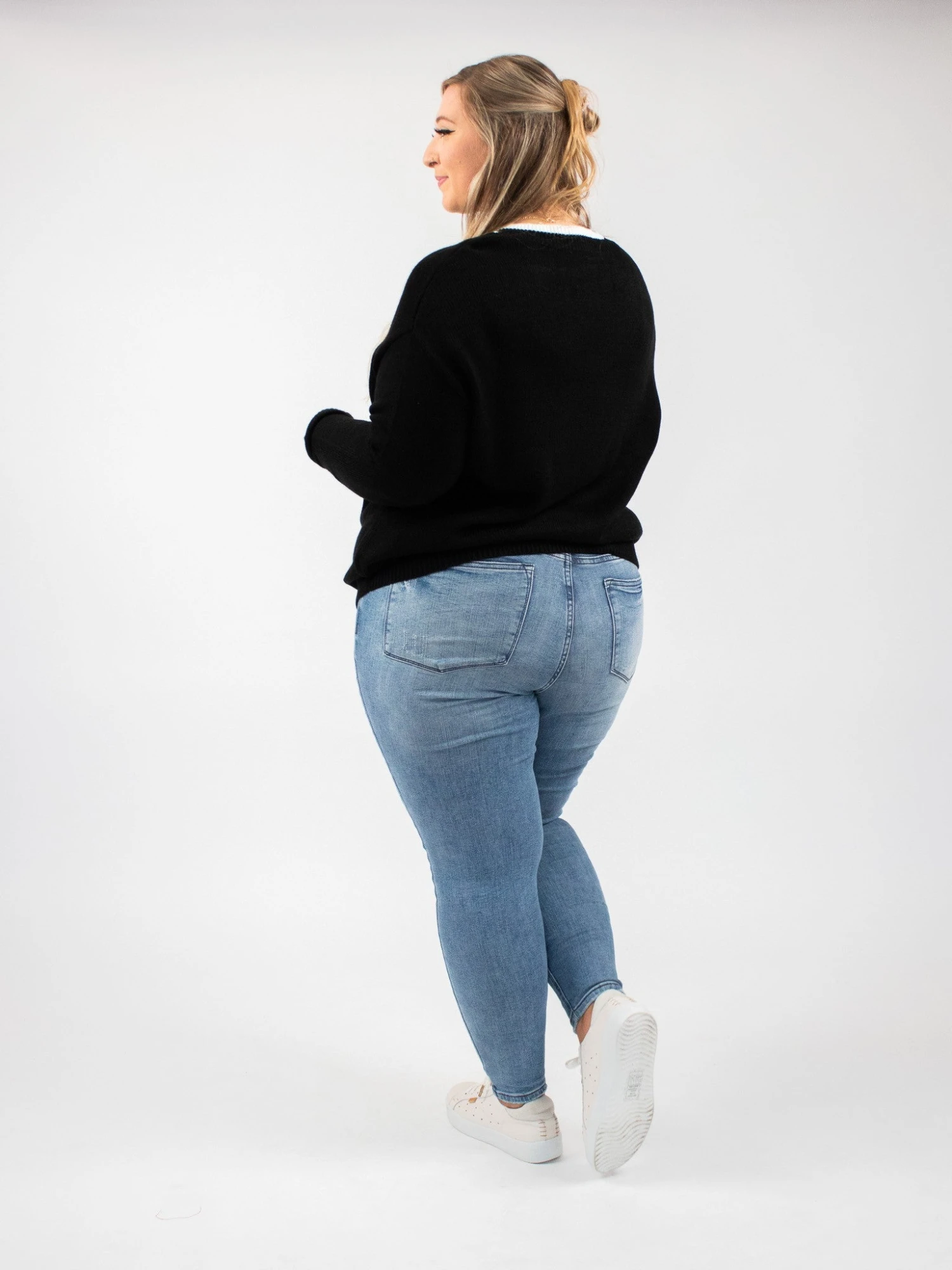 Contrasted Deep V Neckline Knitted Long Sleeve Sweater | S - 2XL 4 Contrasted Deep V Neckline Knitted Long Sleeve Sweater | S - 2XL - Image 4