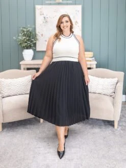 Contrasting Sleeveless Pleated Maxi Dress | S-L