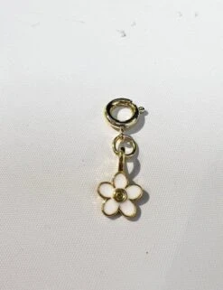 White Daisy Charm