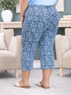 Judy Blue High-Waist Flower Print Cropped Wide Leg Jeans | 0-20W -Women Clothing Shop 91b21f6a9abc8984b3a01631f2708e60