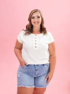 Diva Denim High Rise Fray Hem Short | XS - 3X -Women Clothing Shop bc003728de194485f1607673af01ef61