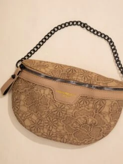 Color Block Strap Chain Shoulder Bag W/ Coin Purse | DOD OOTD -Women Clothing Shop c8f4f699064ed64cc9825f2e19b7e903