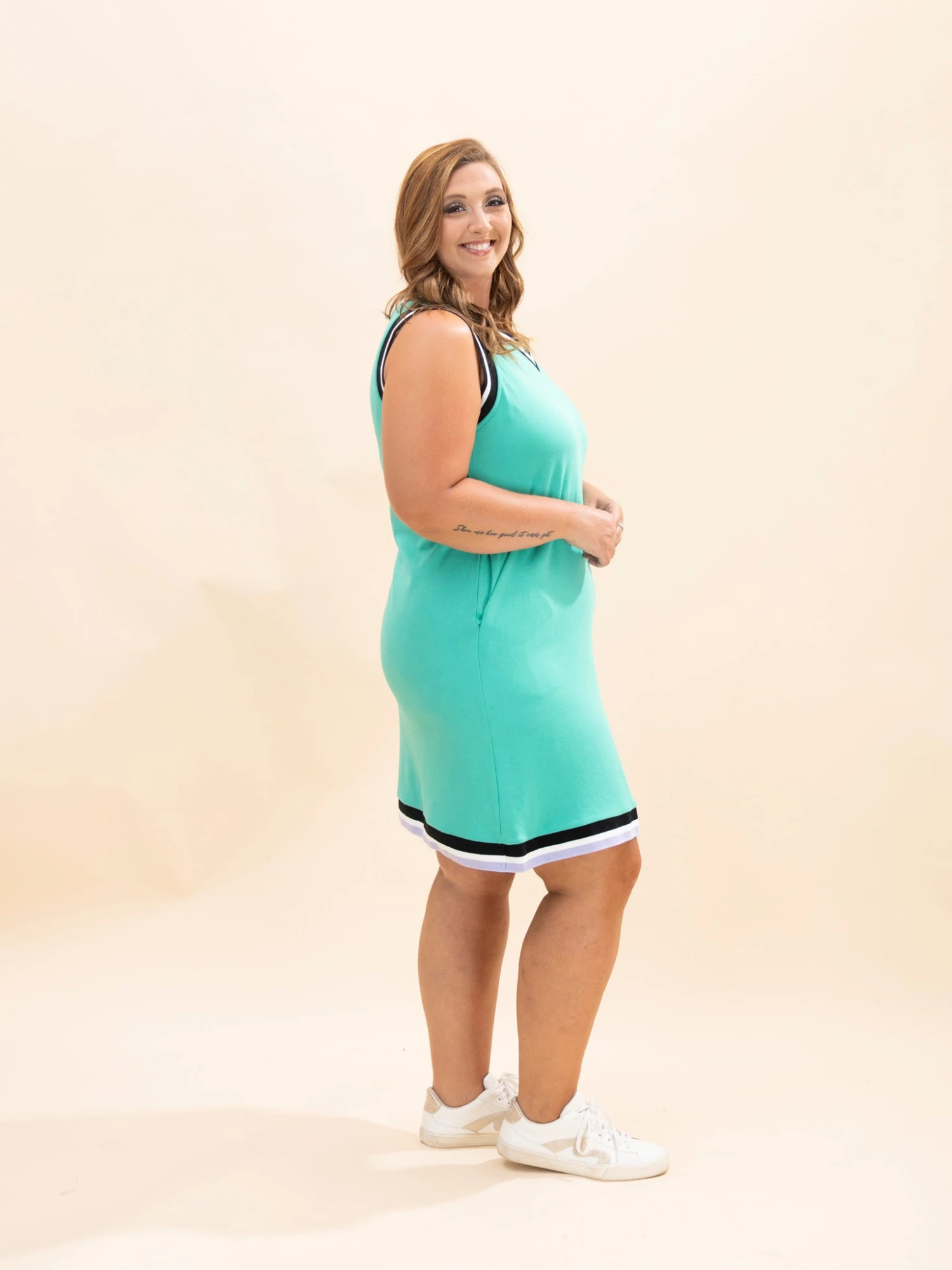 Color Contrast Trim V Neck Shift Sleeveless Dress | S-XL 3 Color Contrast Trim V Neck Shift Sleeveless Dress | S-XL - Image 3