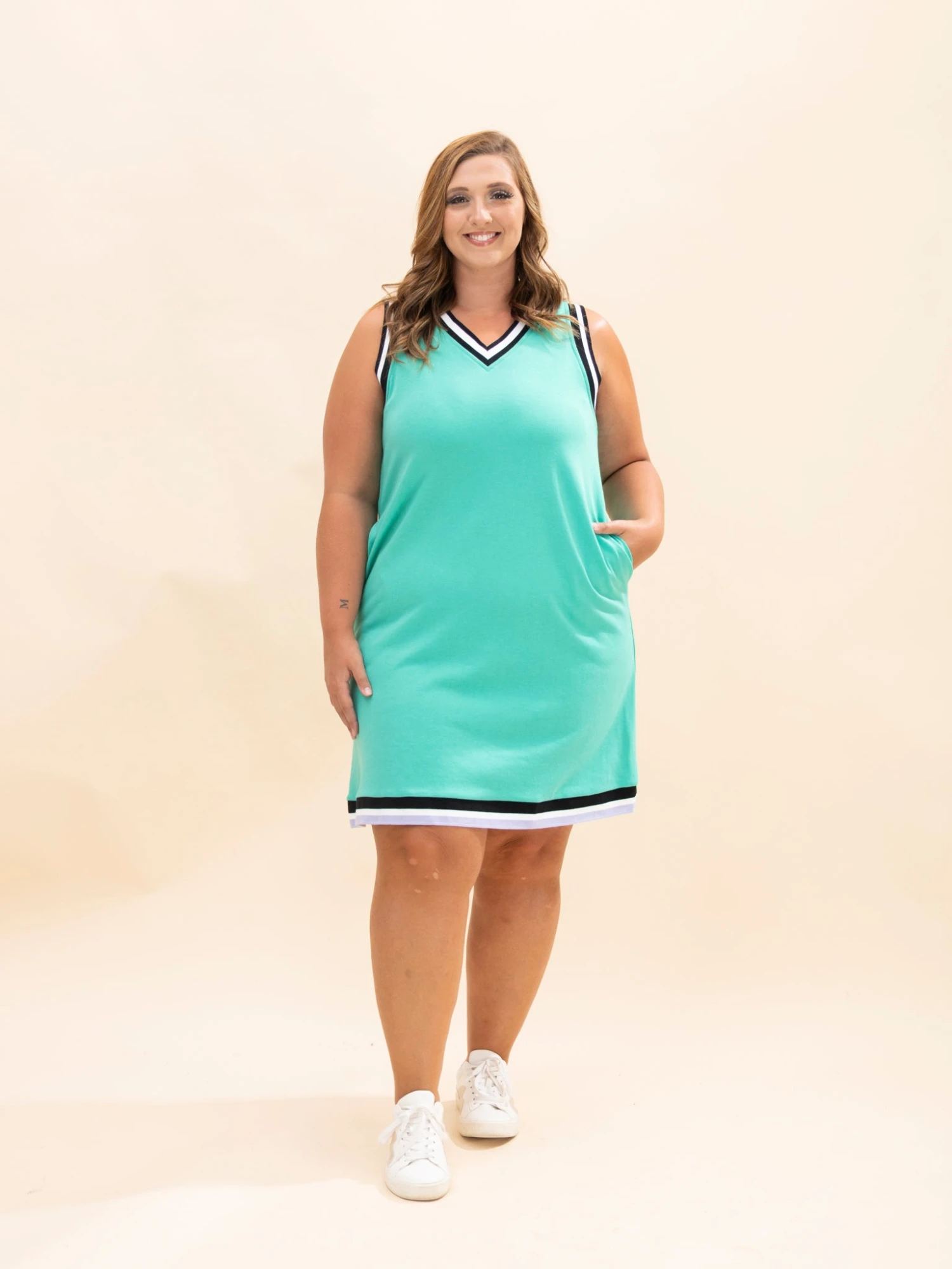 Color Contrast Trim V Neck Shift Sleeveless Dress | S-XL 2 Color Contrast Trim V Neck Shift Sleeveless Dress | S-XL - Image 2