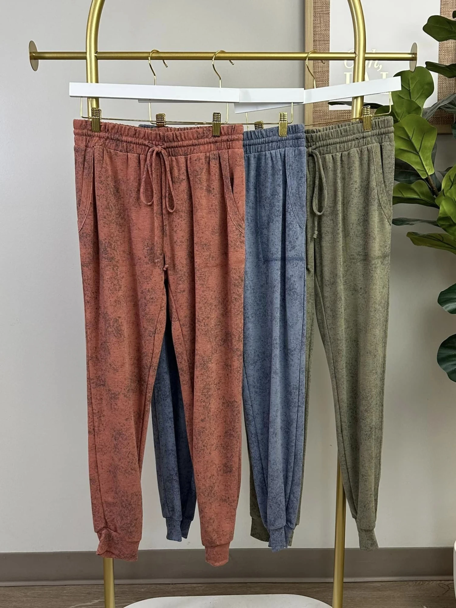 Elastic Tie Waist Pocket Slim Jogger | S - 3X *Final Sale* 1 Elastic Tie Waist Pocket Slim Jogger | S - 3X *Final Sale*