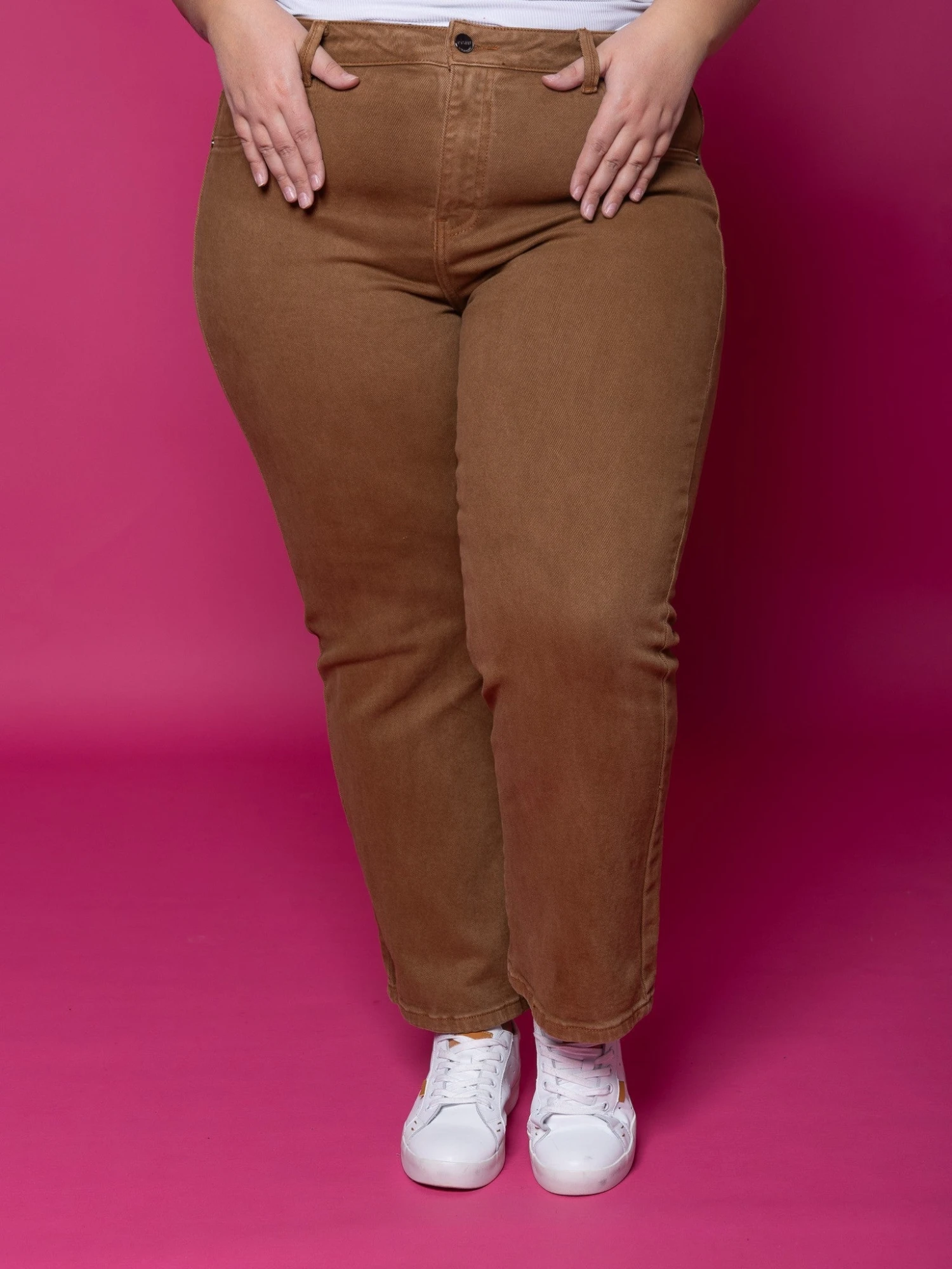 Risen Mid-Rise Straight Leg Crop Jeans | 0 - 3X 2 Risen Mid-Rise Straight Leg Crop Jeans | 0 - 3X - Image 2